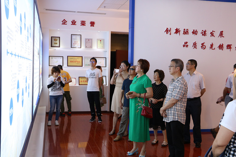 什邡民盟支部（bù）代表一行蒞臨鑫桂（guì）湖（hú）節能科技參觀考察並指導工作（zuò）